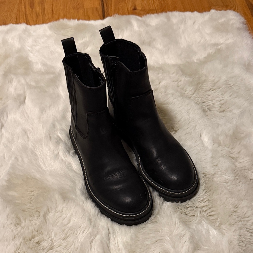 Women’s black booties